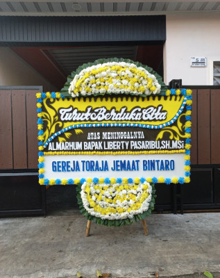 Papan Bunga Duka di Wetar Barat